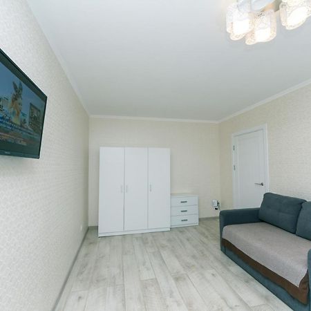 Прекрасная Квартира У Метро Политехнический Институт Kiev Exterior foto