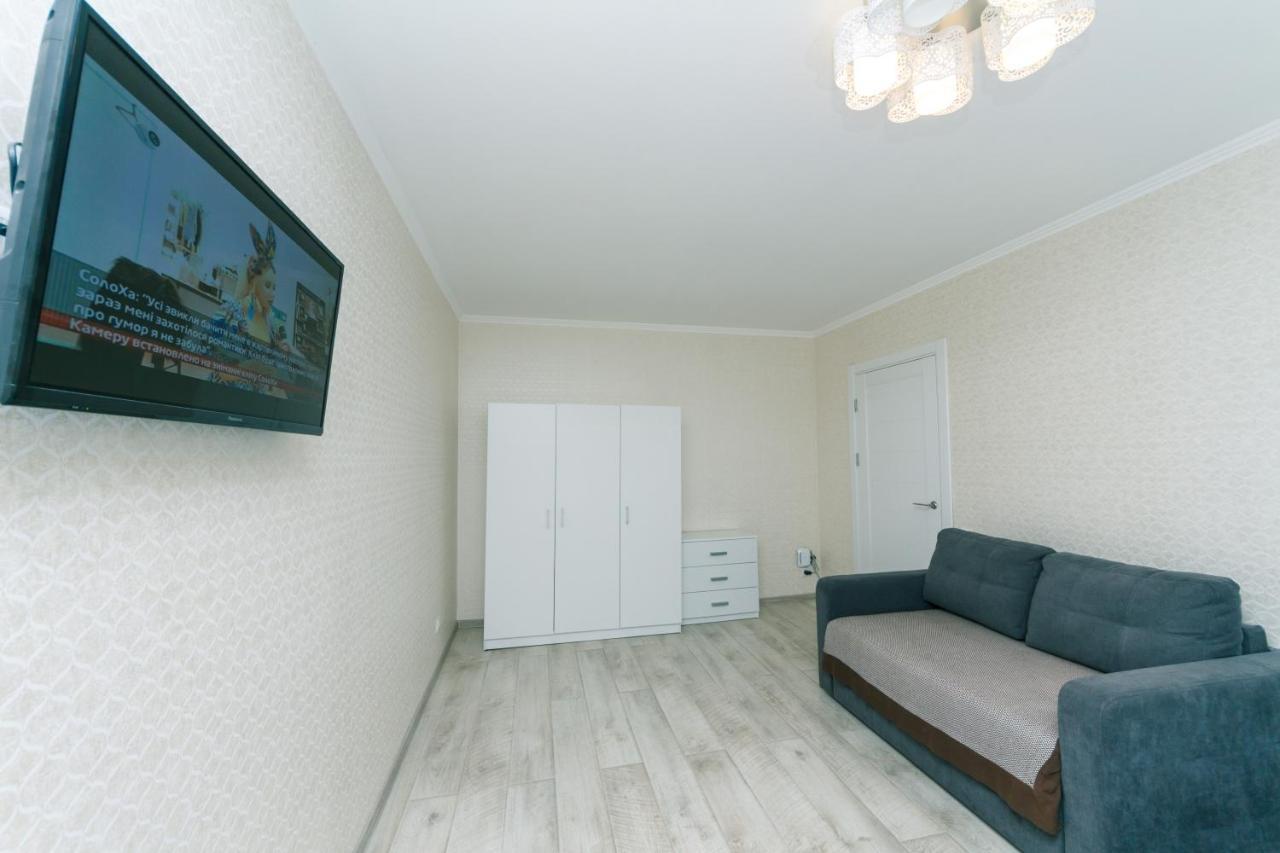Прекрасная Квартира У Метро Политехнический Институт Kiev Exterior foto